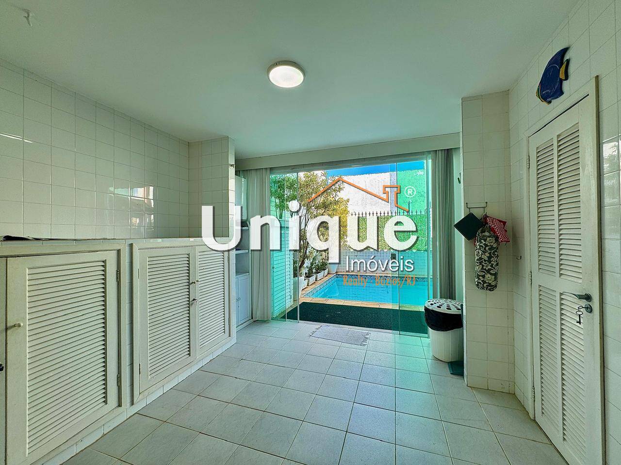 Casa à venda com 6 quartos, 280m² - Foto 48