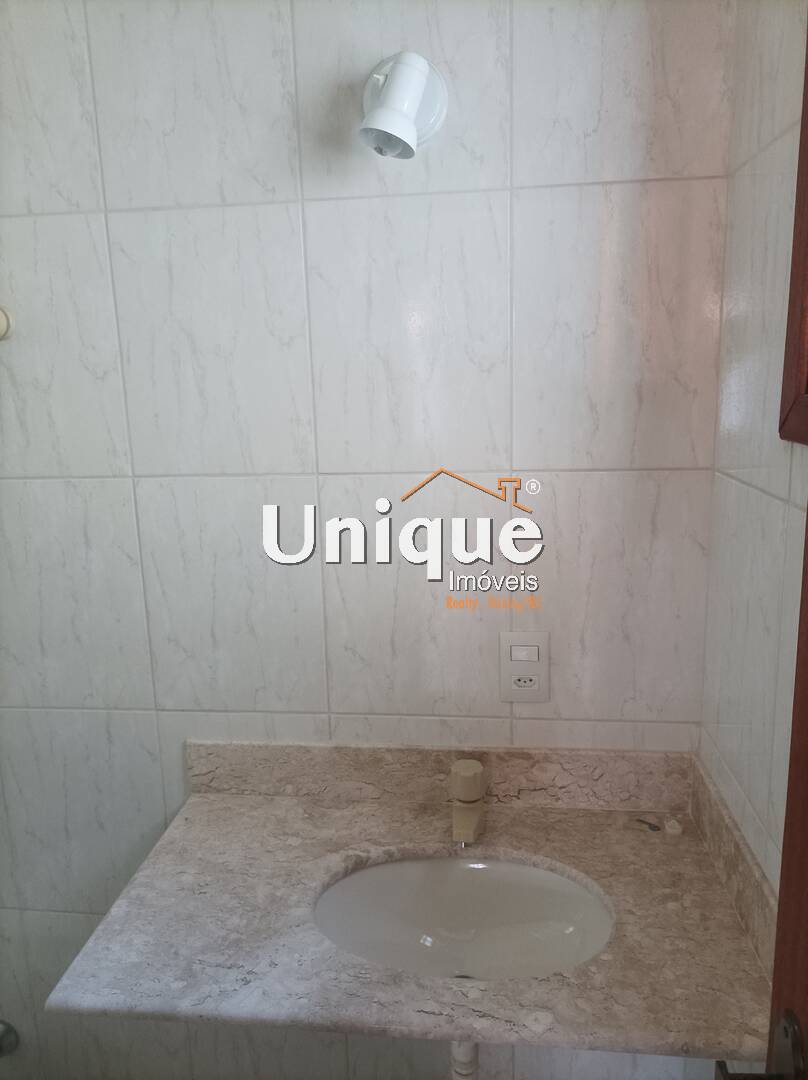 Casa para alugar com 5 quartos, 120m² - Foto 11